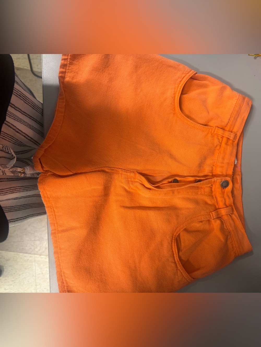 VTG 80s High Waisted Bright Orange Women’s Denim Shorts With 3 Buttons Size 9/10